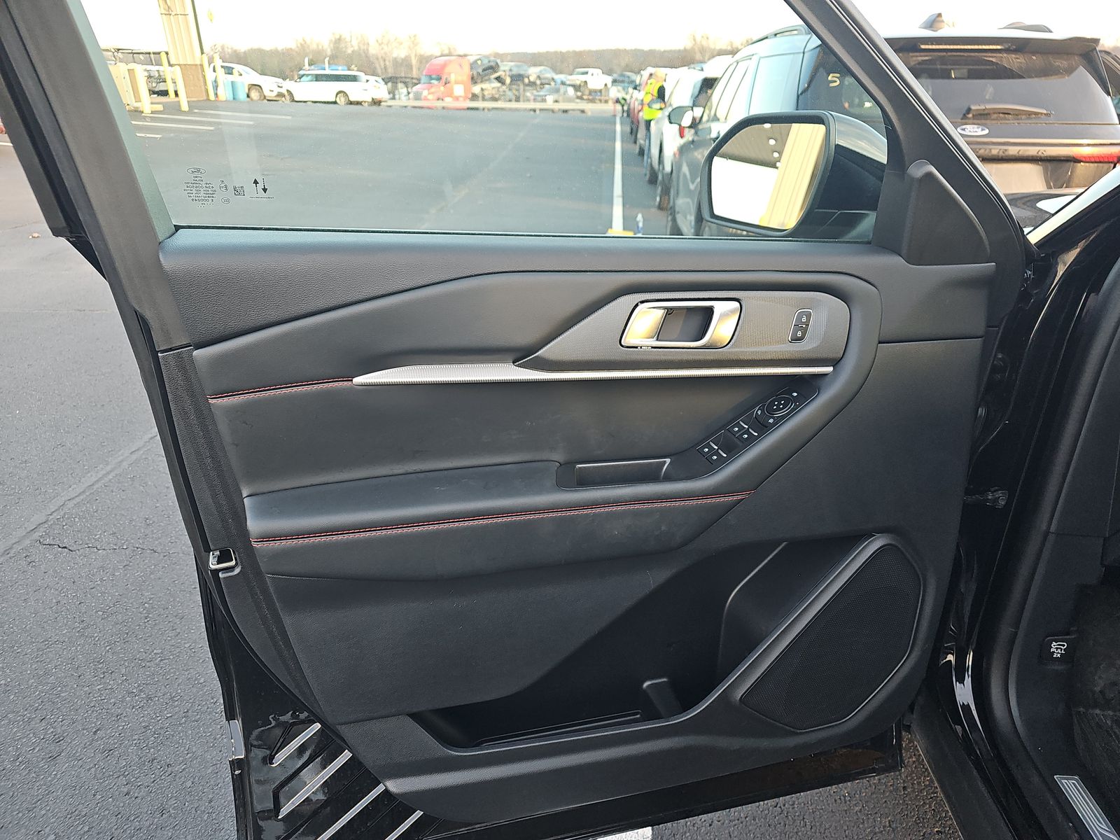 2025 Ford Explorer ST-Line AWD