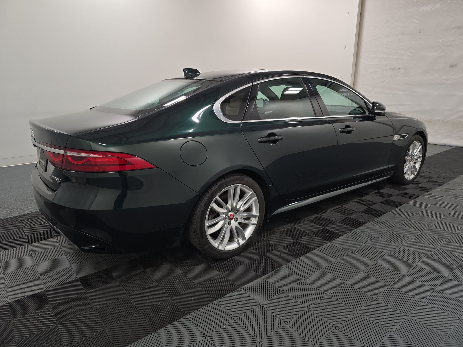 2022 Jaguar XF R-Dynamic SE AWD