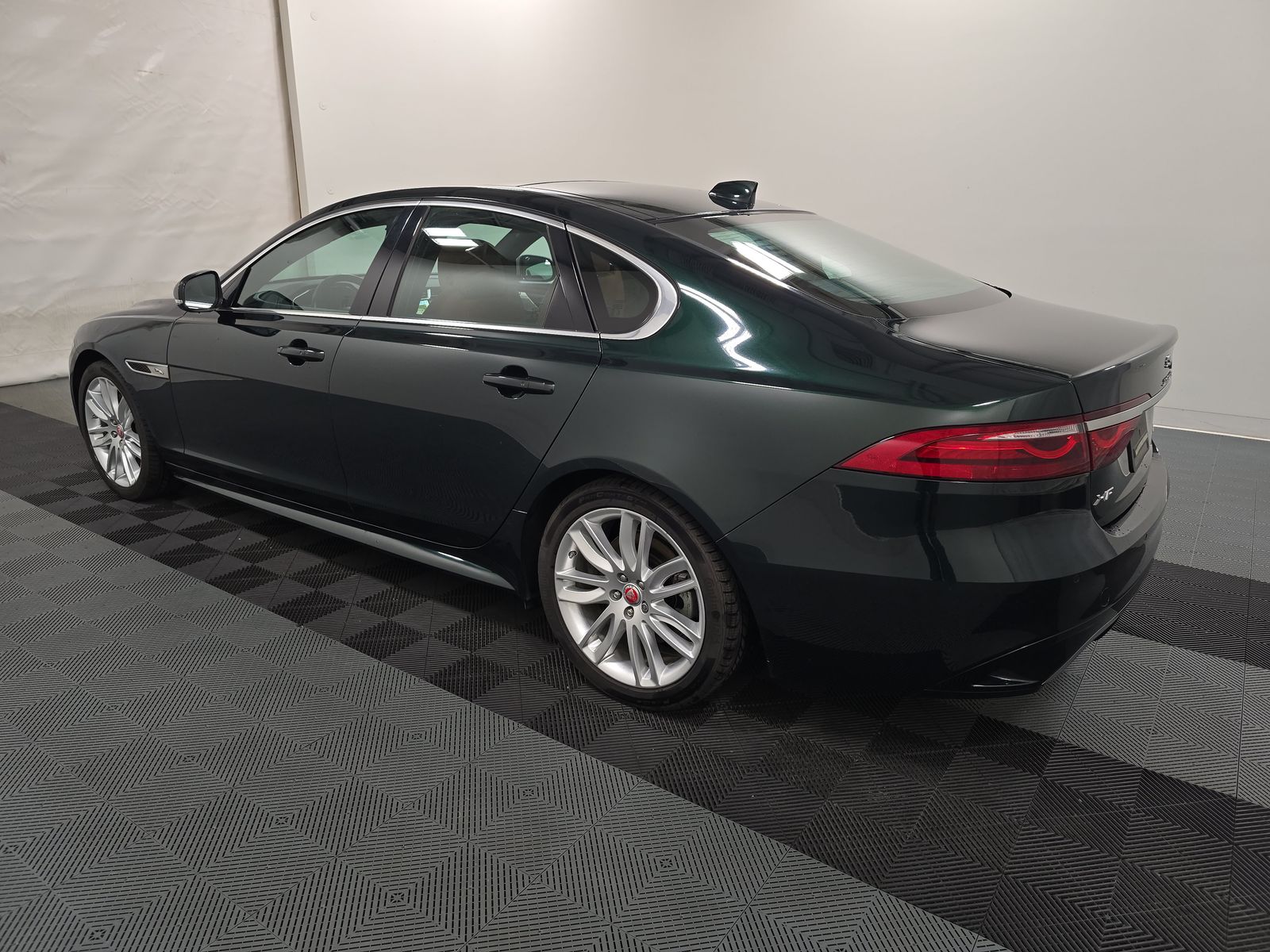 2022 Jaguar XF R-Dynamic SE AWD