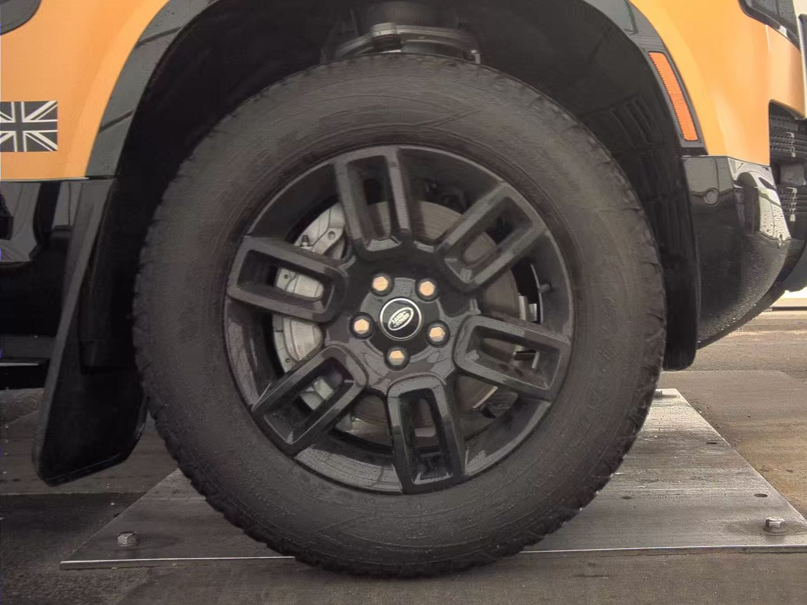 2023 Land Rover Defender 90 X-Dynamic SE AWD