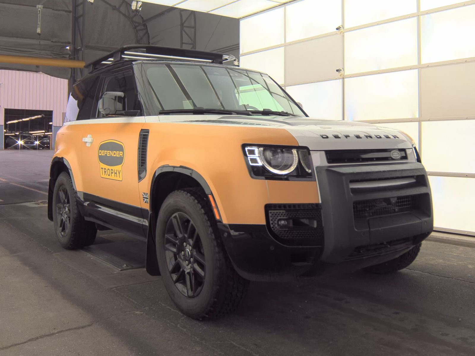 2023 Land Rover Defender 90 X-Dynamic SE AWD