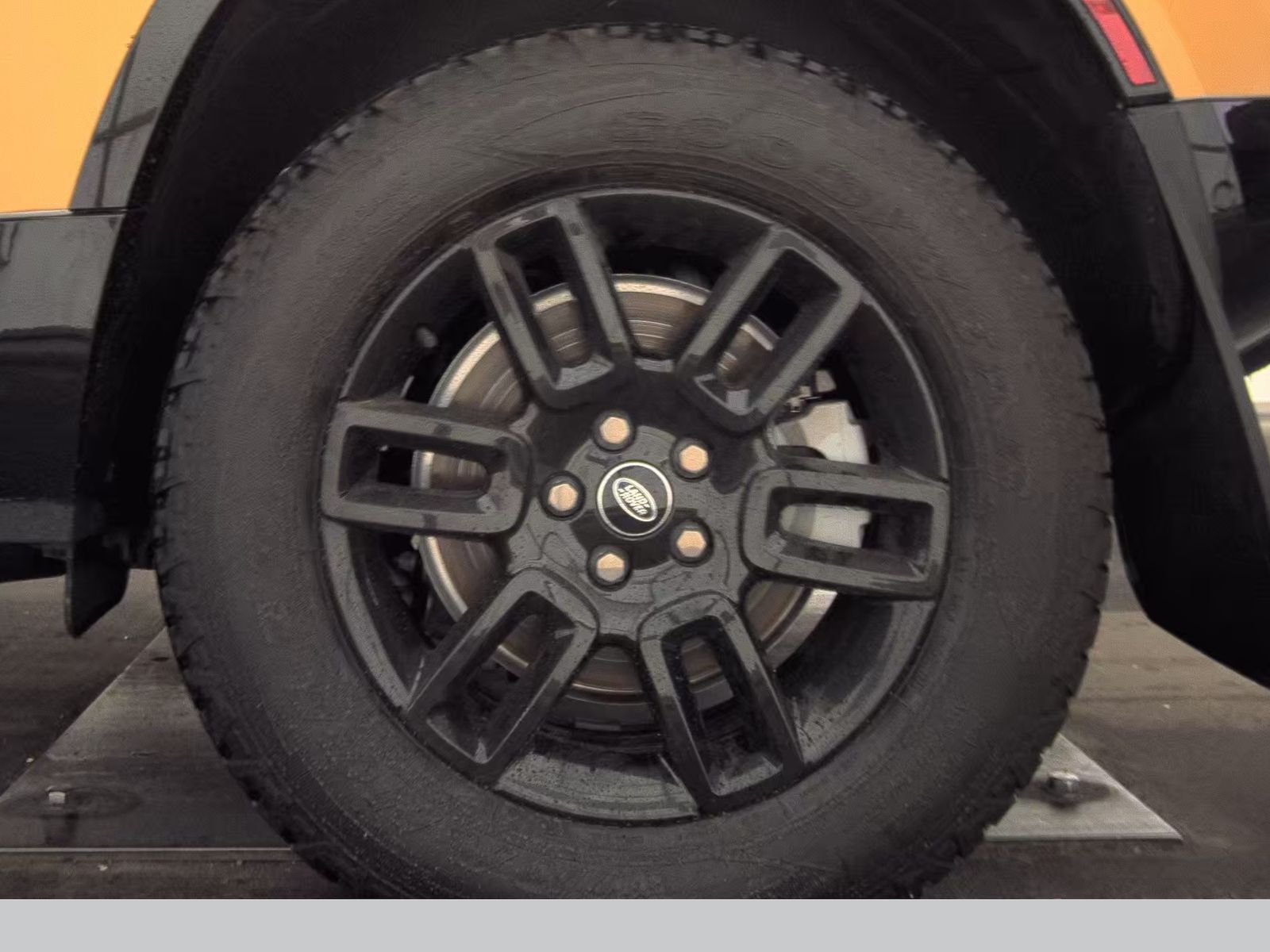 2023 Land Rover Defender 90 X-Dynamic SE AWD