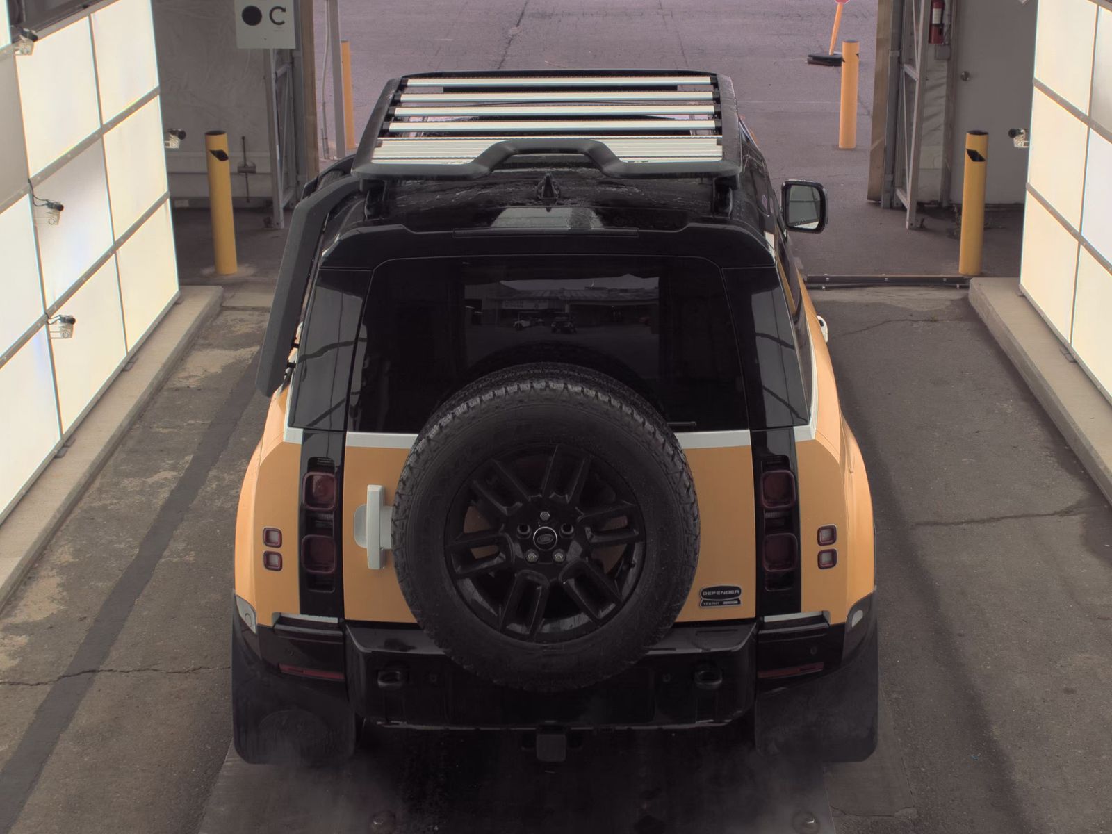 2023 Land Rover Defender 90 X-Dynamic SE AWD