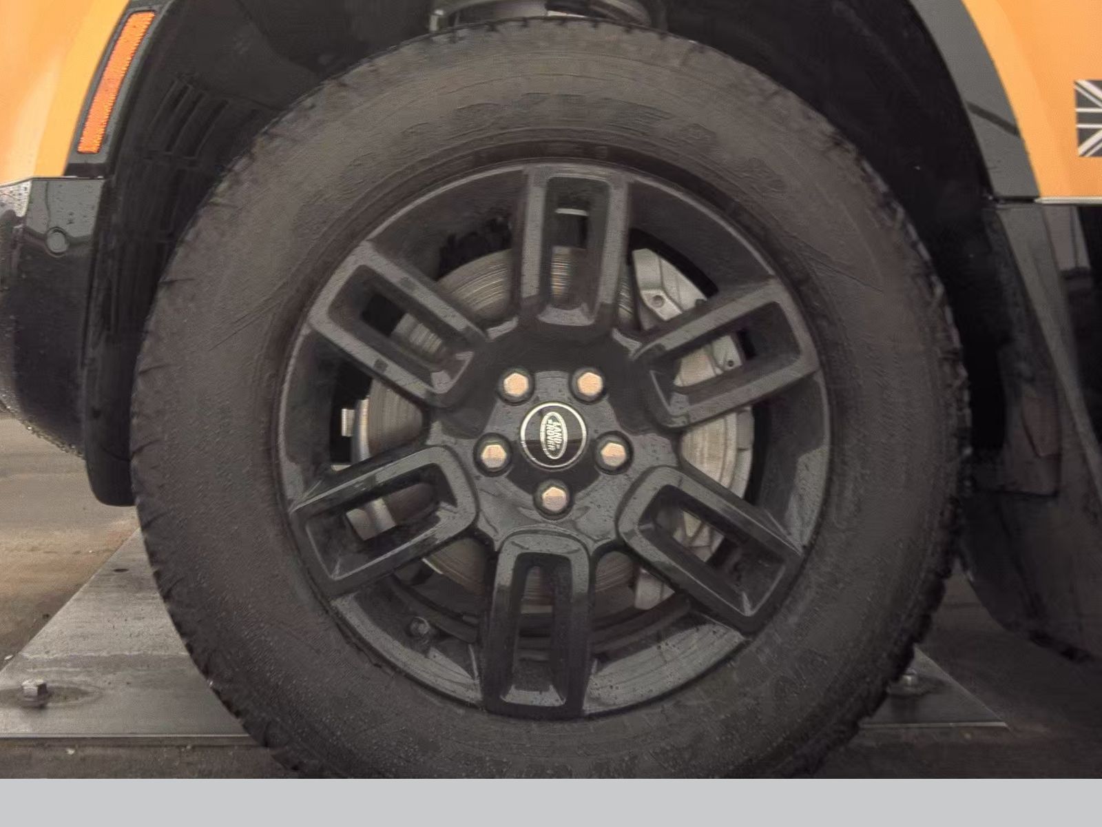 2023 Land Rover Defender 90 X-Dynamic SE AWD