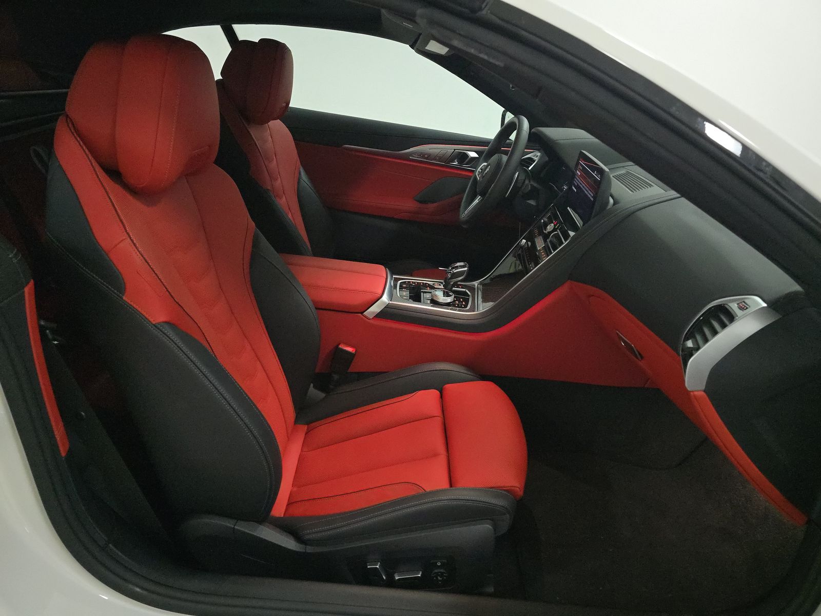 2025 BMW 8 Series M850i xDrive AWD