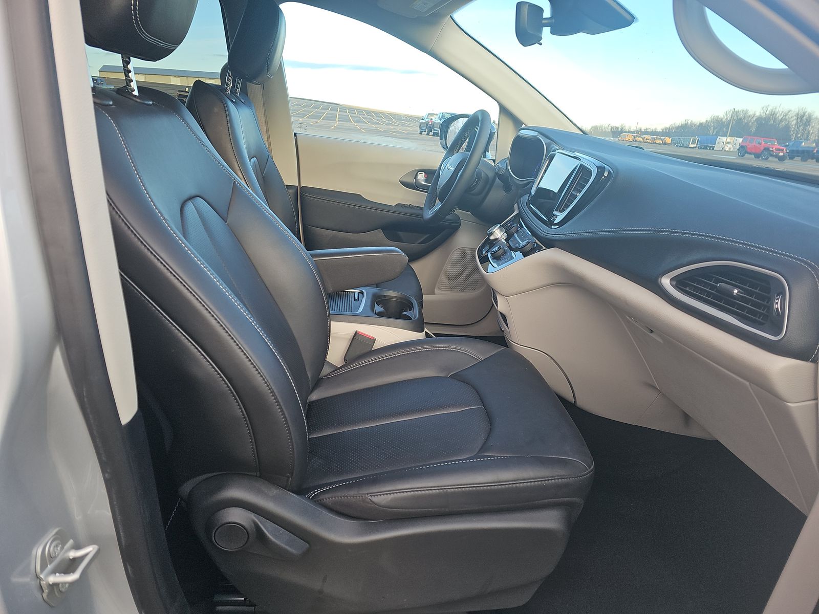 2024 Chrysler Pacifica Touring L FWD