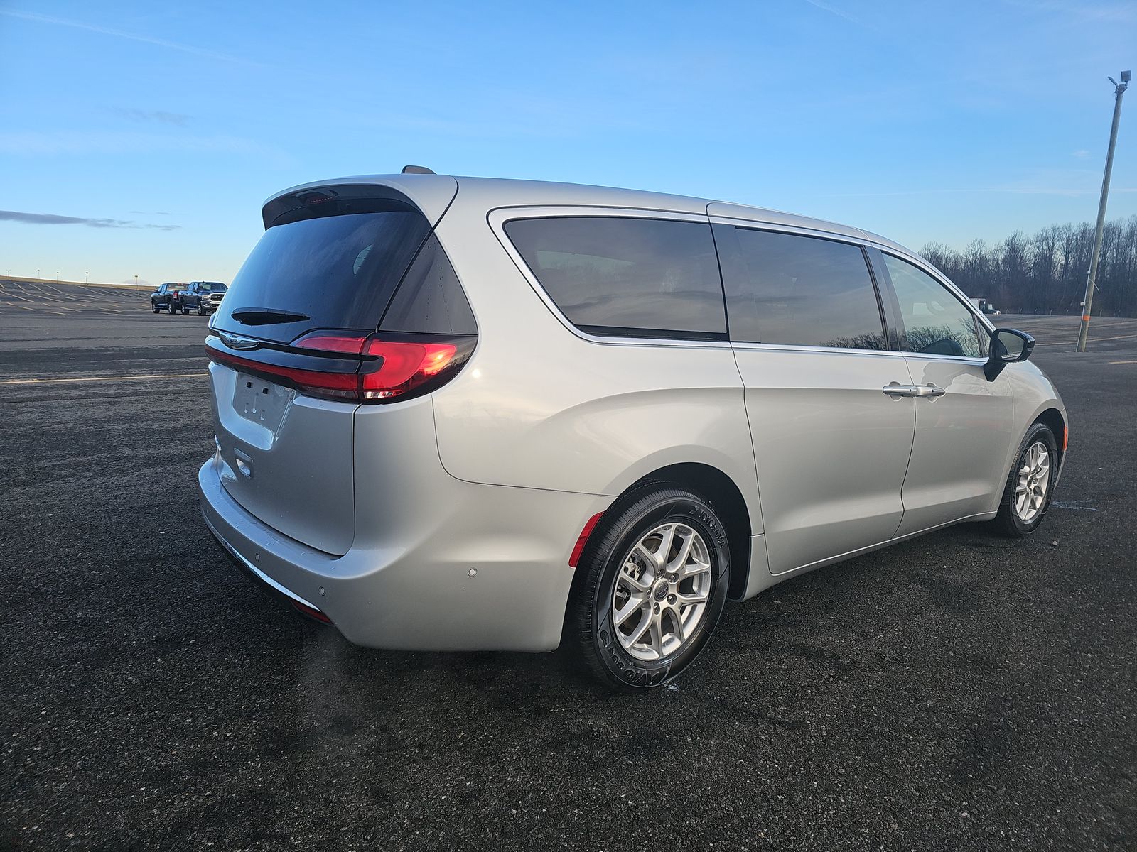 2024 Chrysler Pacifica Touring L FWD