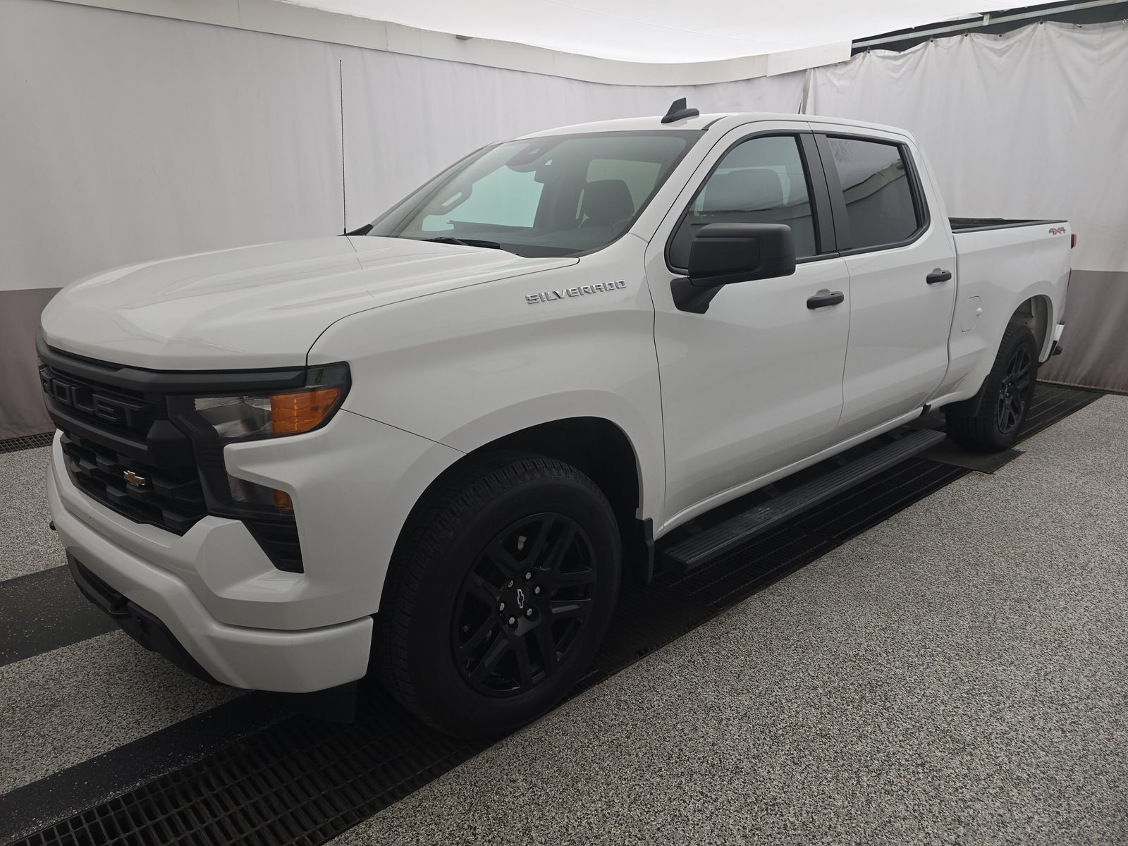 2023 Chevrolet Silverado 1500 Custom AWD