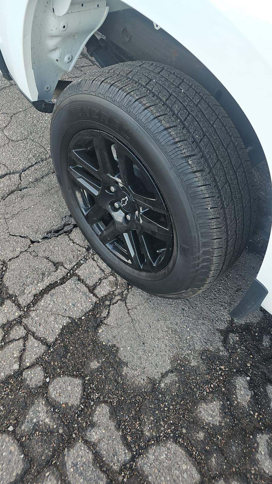 2023 Chevrolet Silverado 1500 Custom AWD