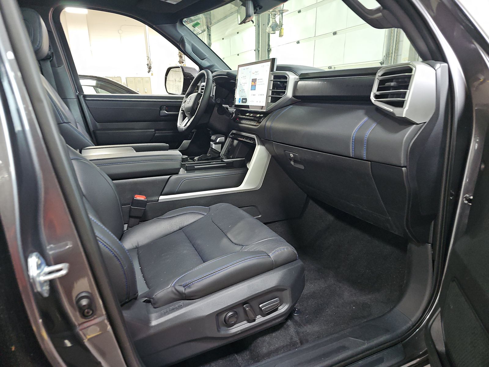 2025 Toyota Tundra Platinum AWD