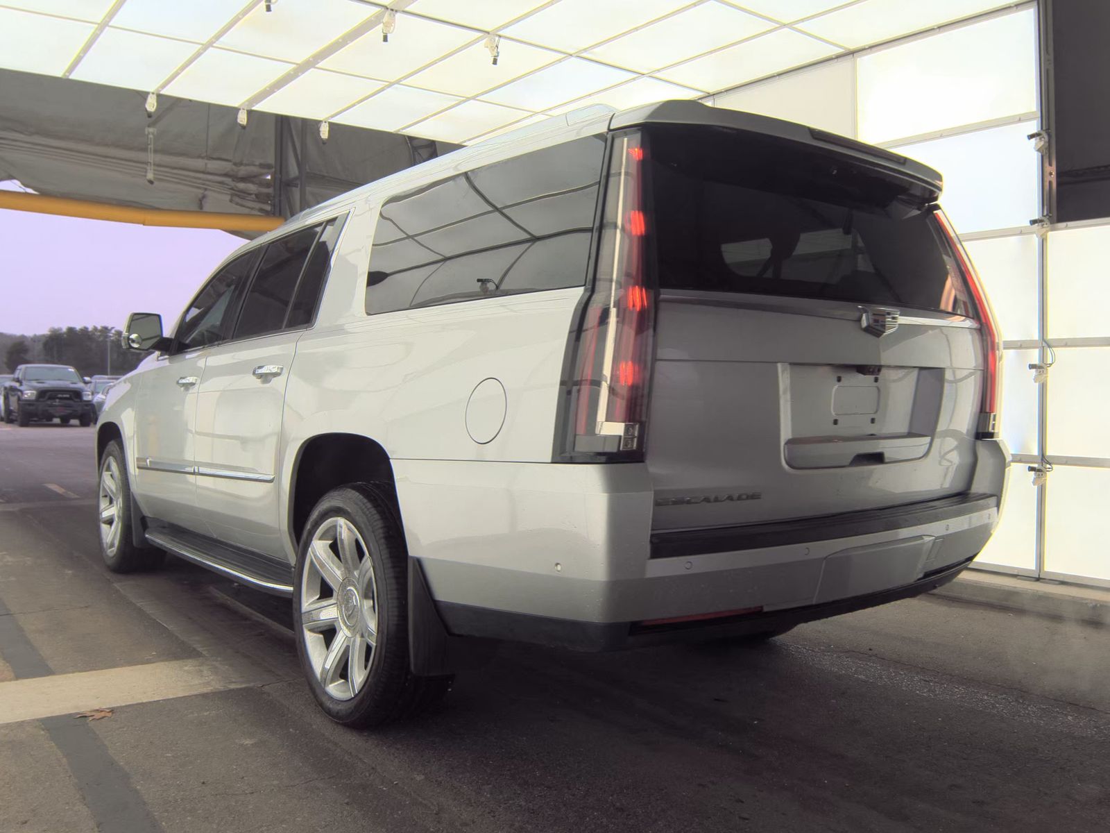 2018 Cadillac Escalade ESV Luxury AWD