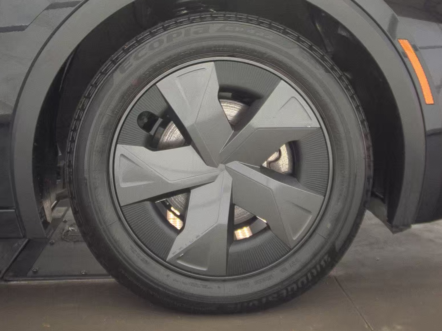 2024 Toyota Prius LE FWD