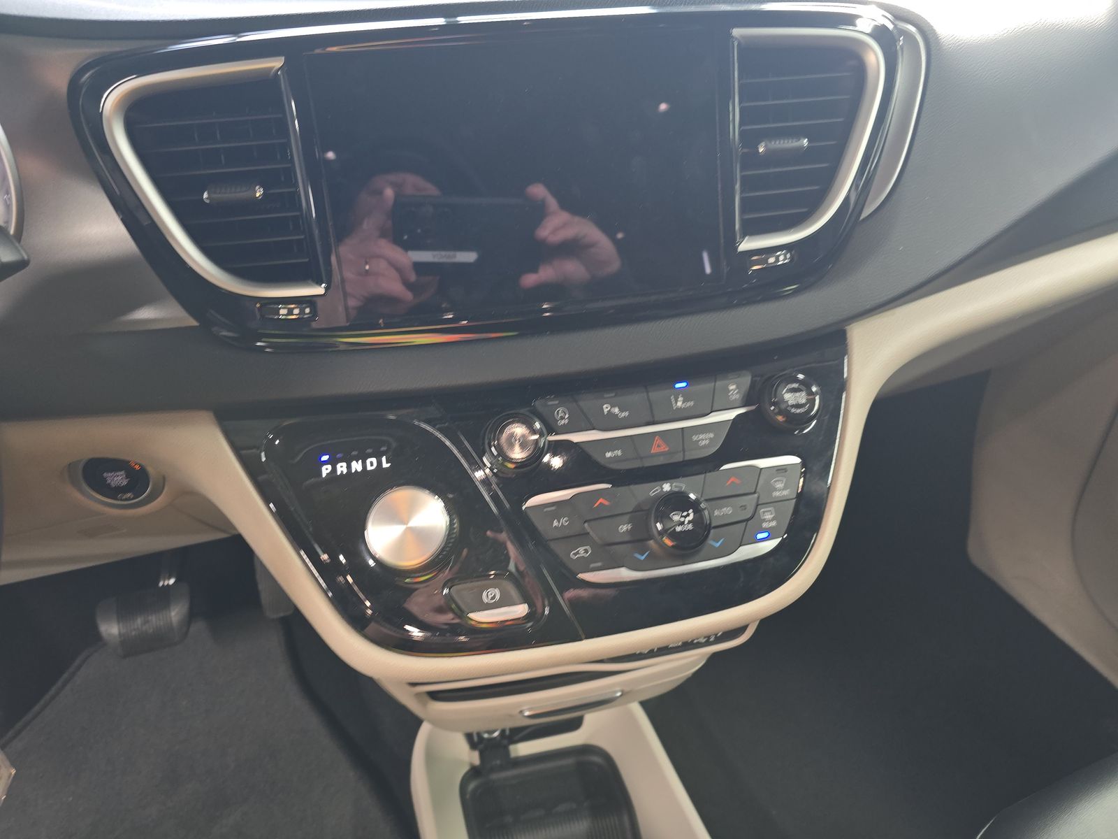 2024 Chrysler Pacifica Touring L FWD