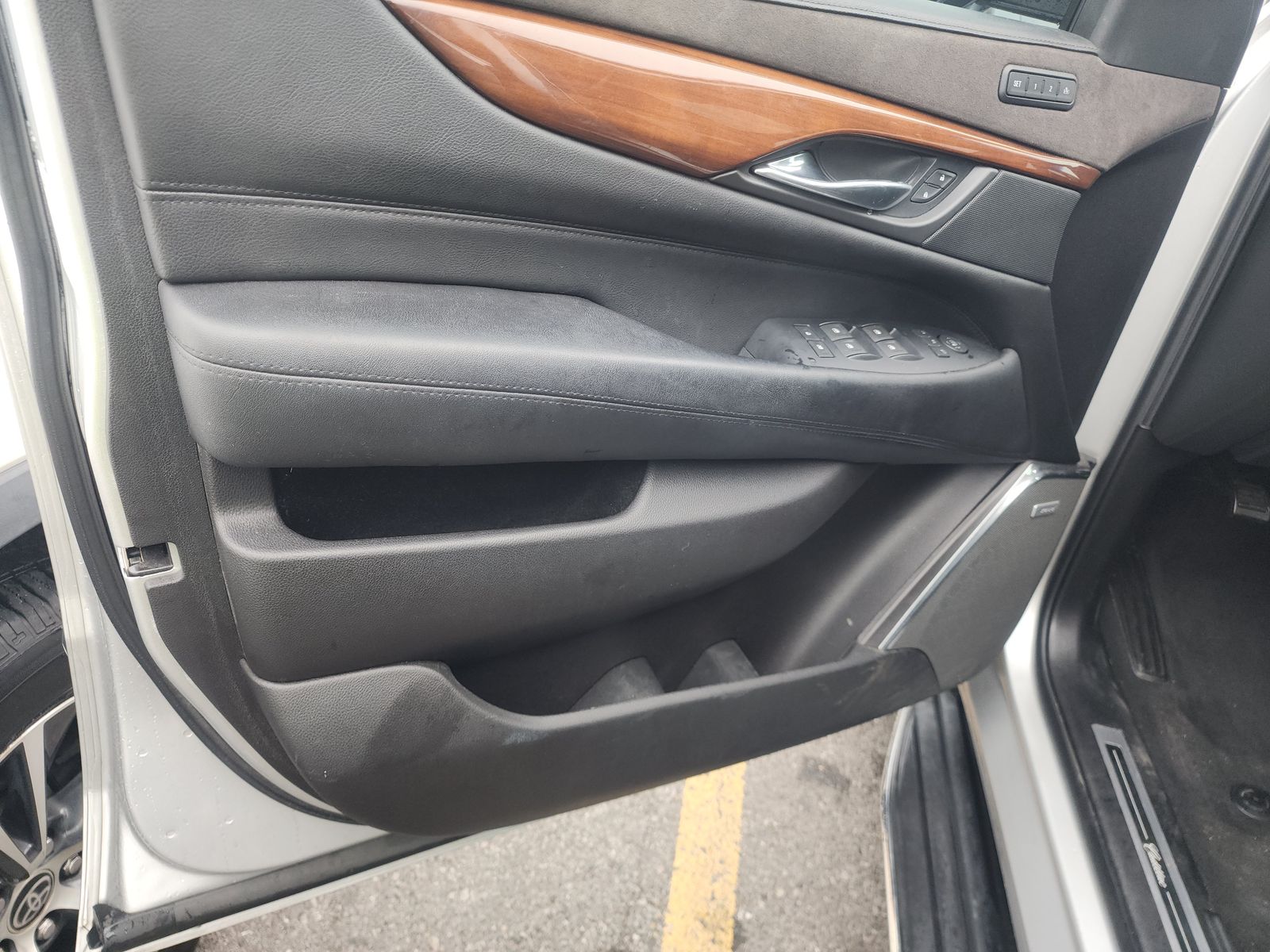 2018 Cadillac Escalade ESV Luxury AWD