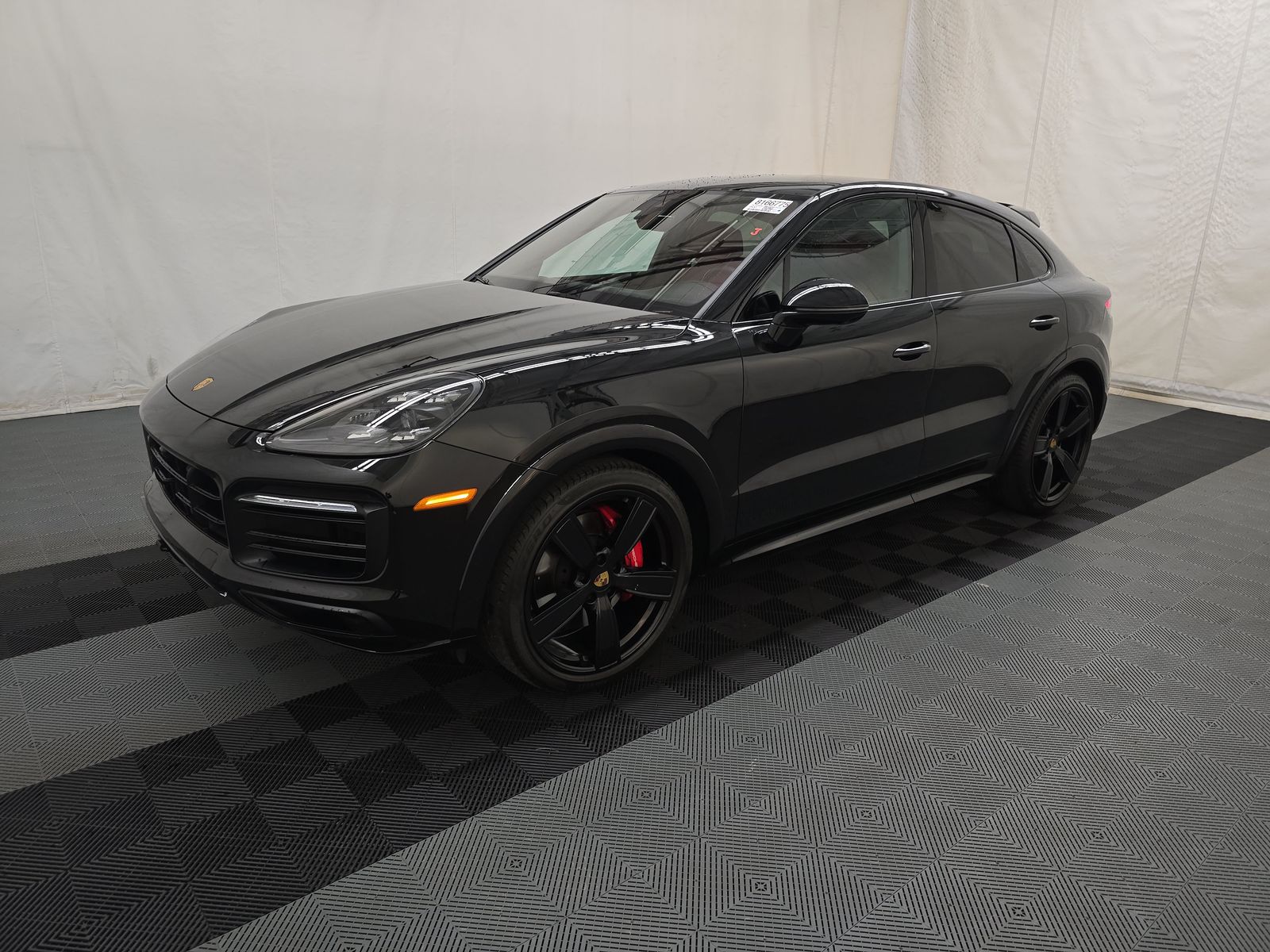 PORSCHE CAYENNE - 1
