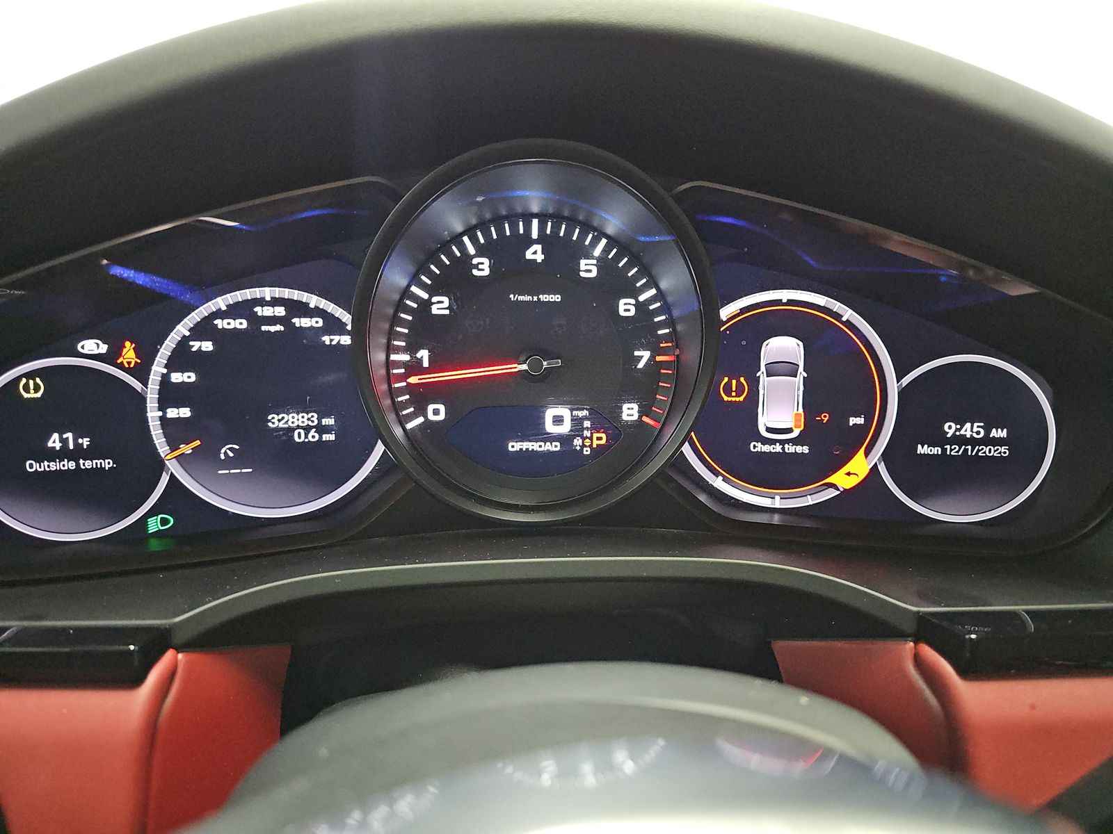 2023 Porsche Cayenne Platinum Edition AWD