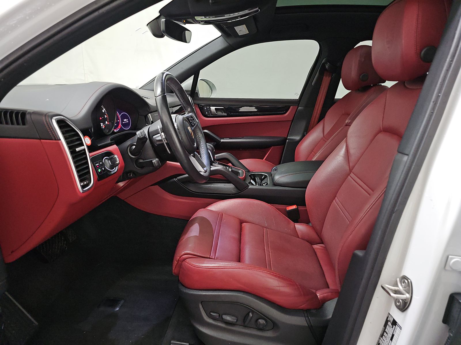 2023 Porsche Cayenne Platinum Edition AWD