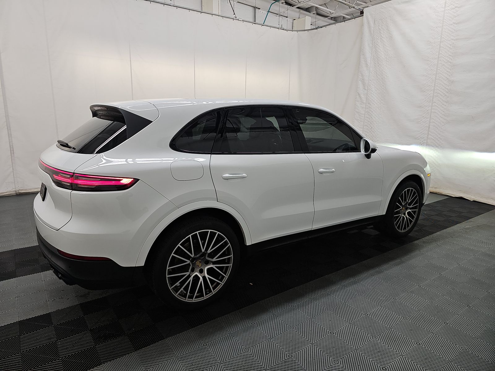2023 Porsche Cayenne Platinum Edition AWD