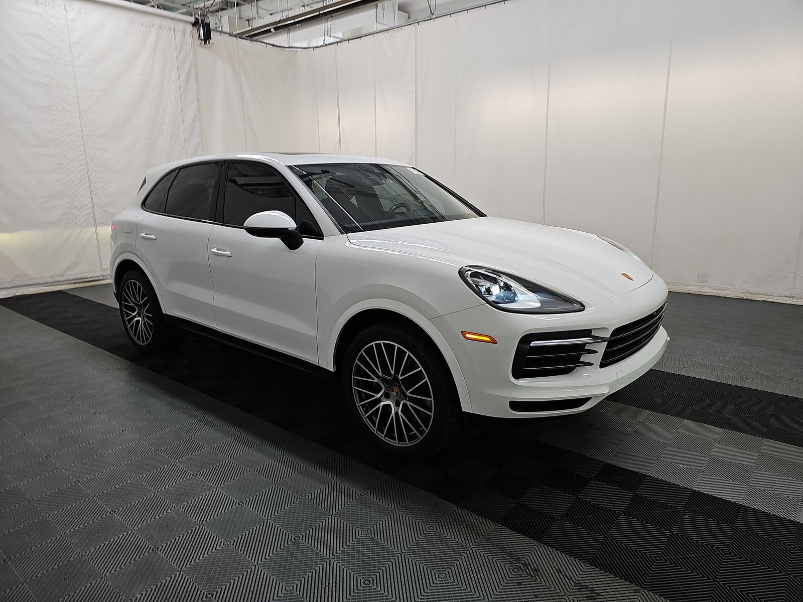 2023 Porsche Cayenne Platinum Edition AWD
