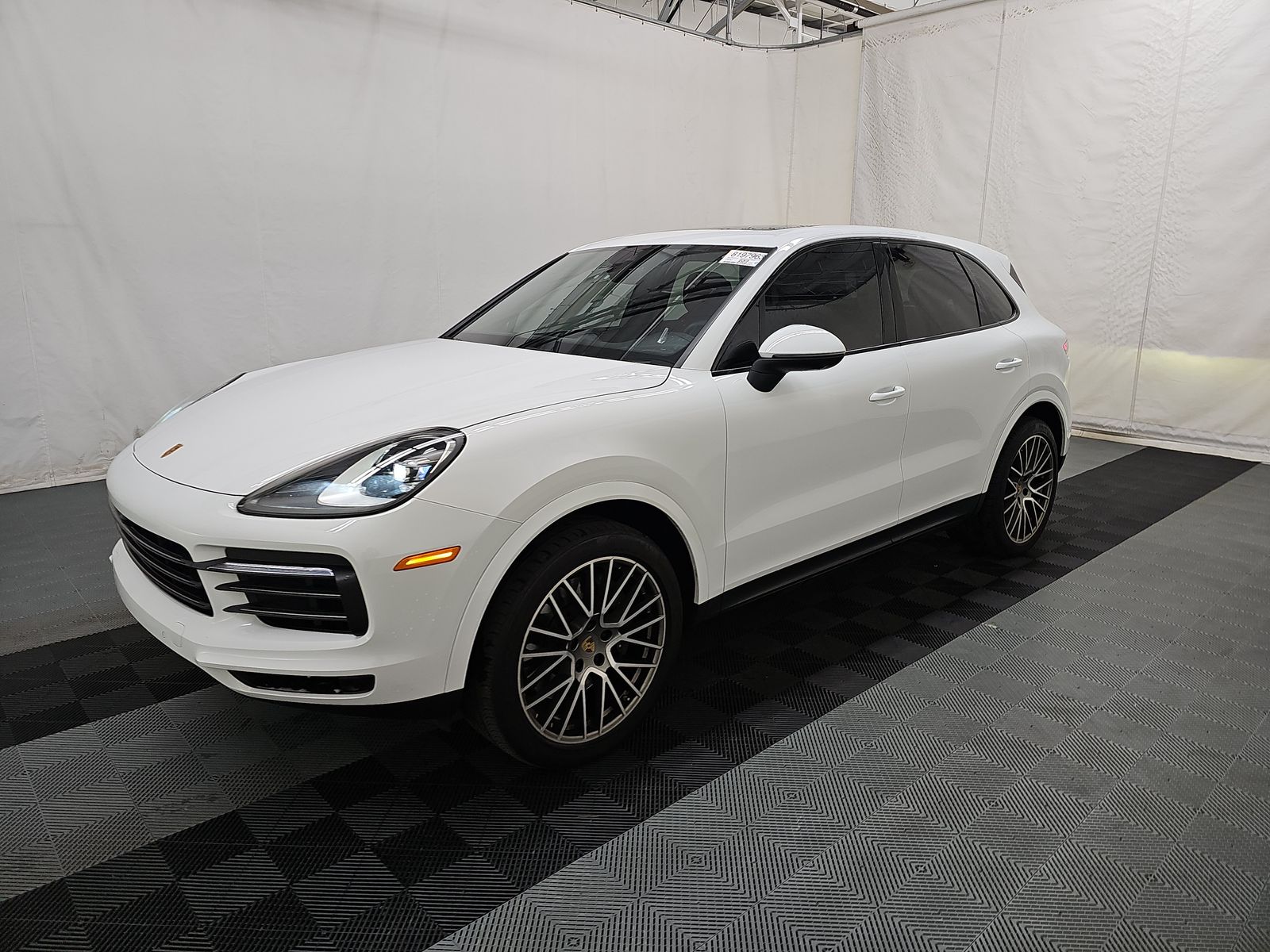 2023 Porsche Cayenne Platinum Edition AWD