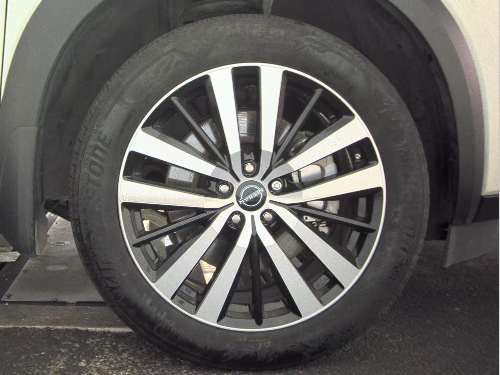 2023 Nissan Pathfinder Platinum AWD