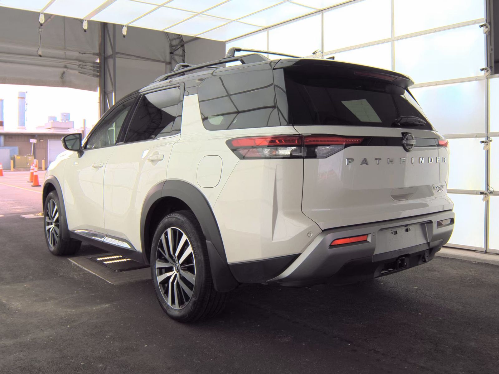 2023 Nissan Pathfinder Platinum AWD