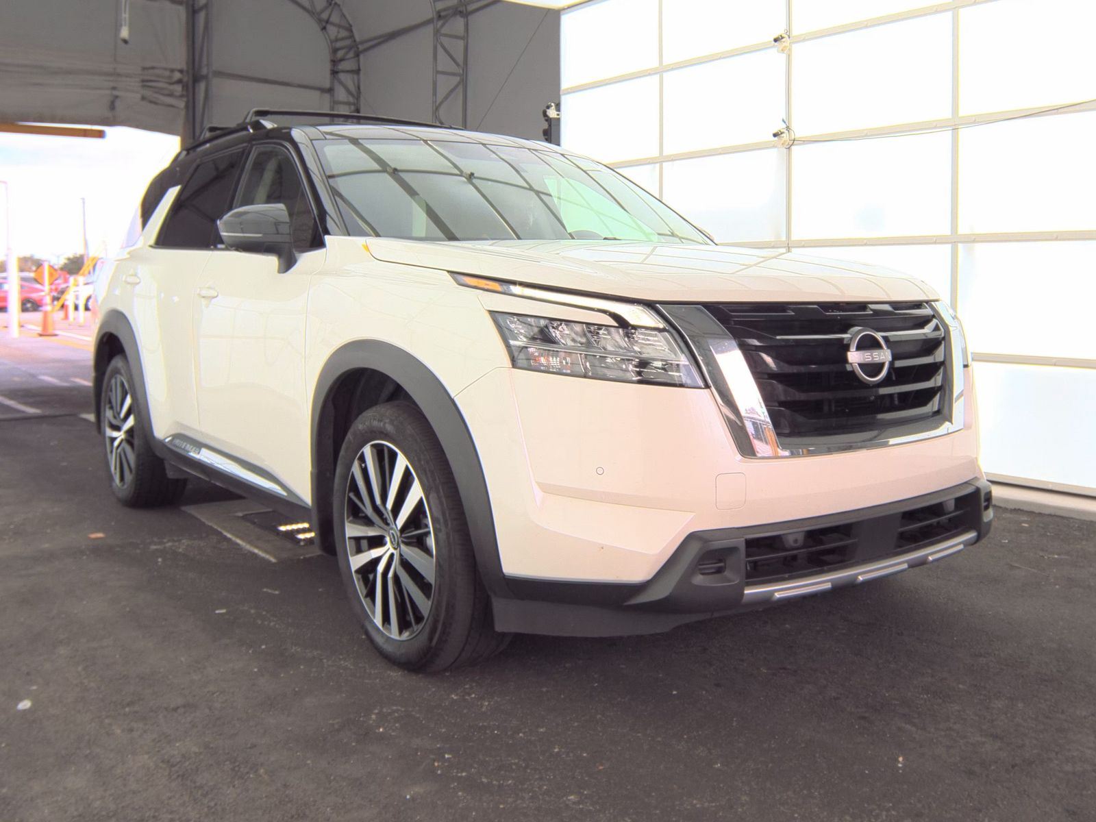 2023 Nissan Pathfinder Platinum AWD