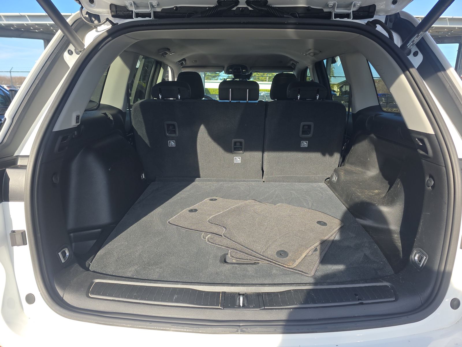 2023 Jeep Grand Cherokee Laredo AWD