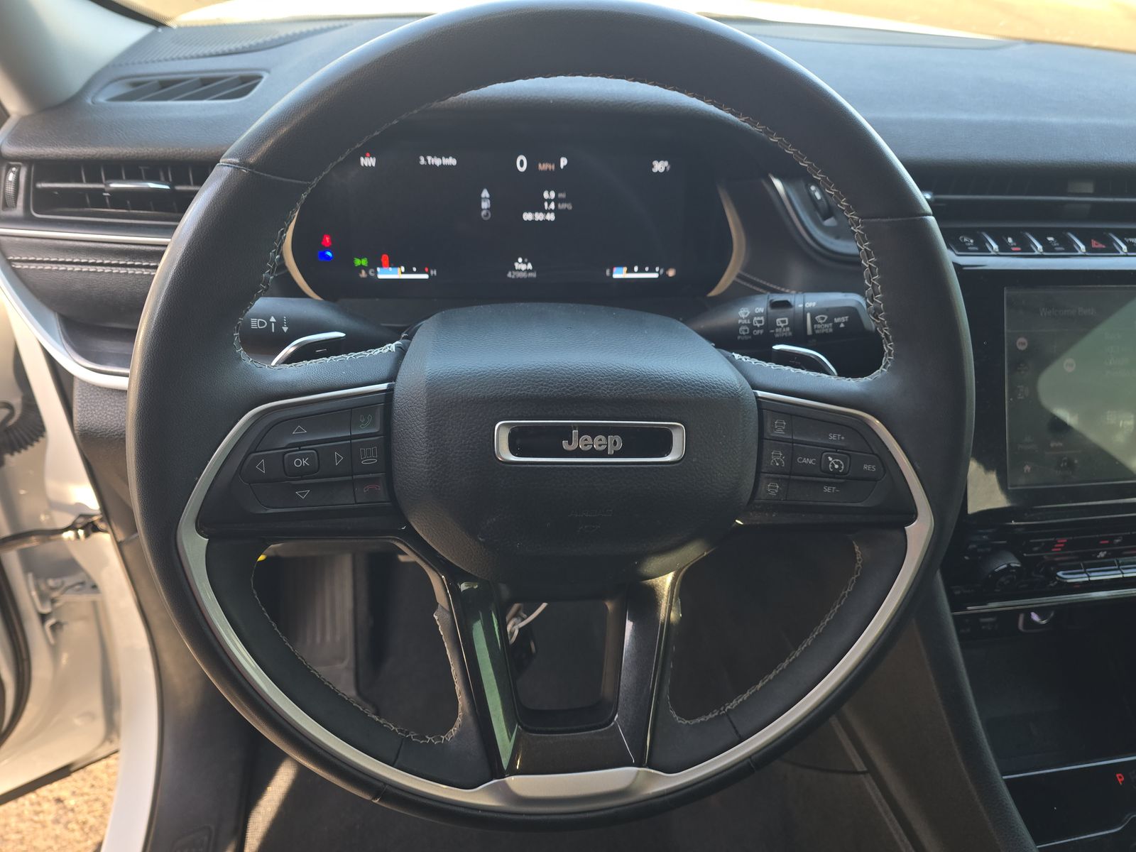 2023 Jeep Grand Cherokee Laredo AWD