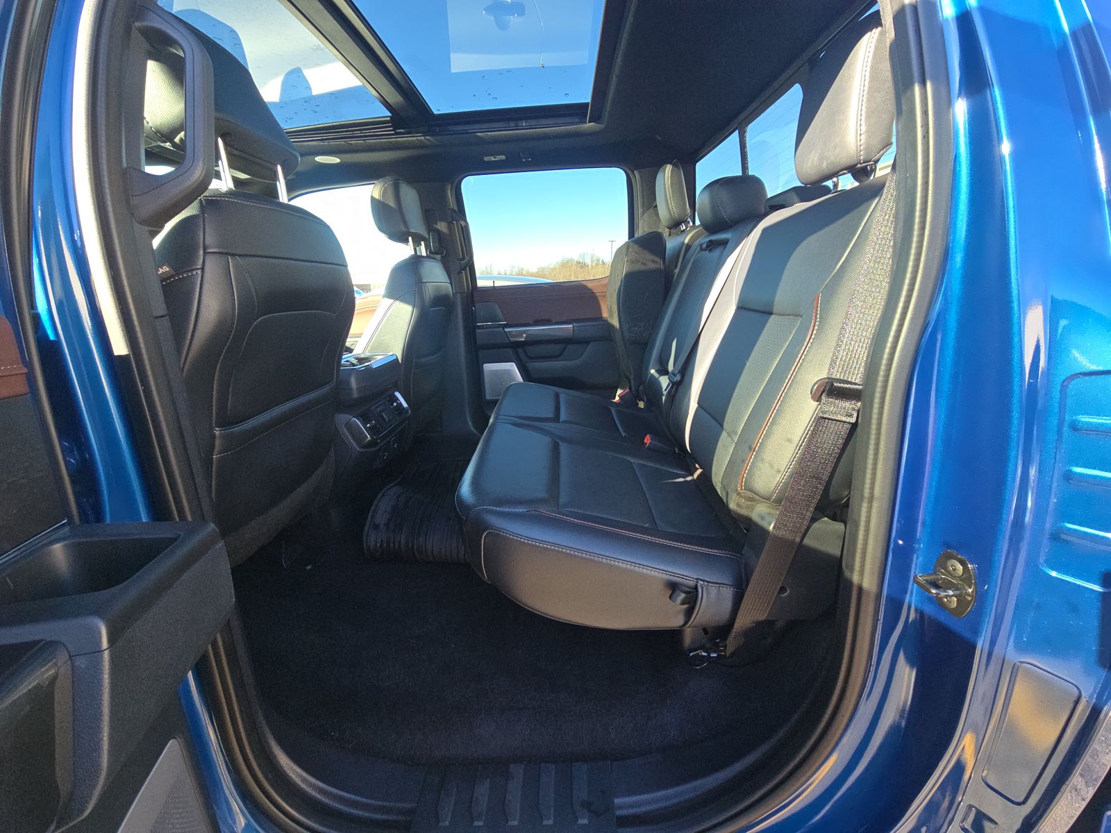 2023 Ford F-150 Lariat AWD