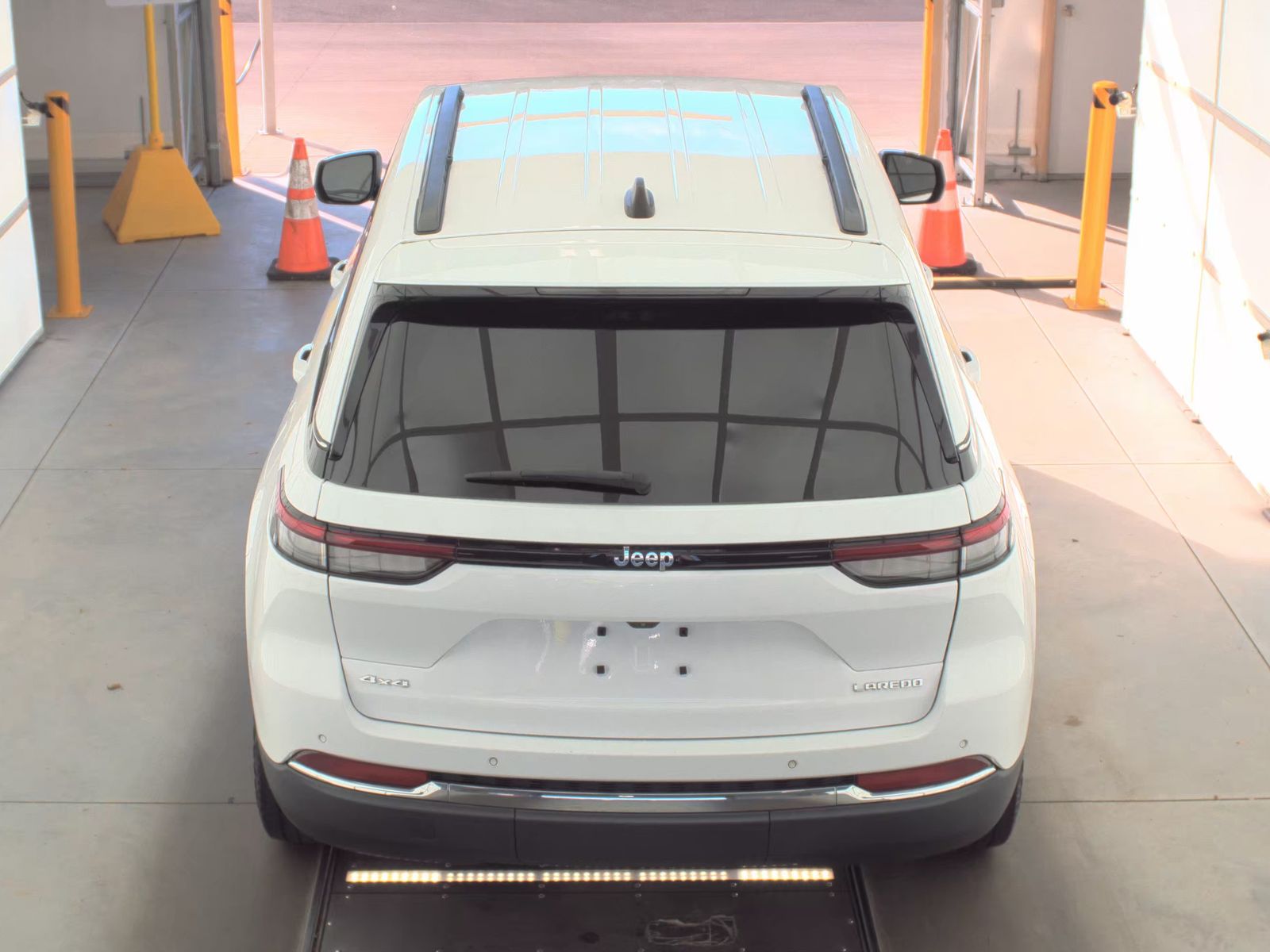 2023 Jeep Grand Cherokee Laredo AWD