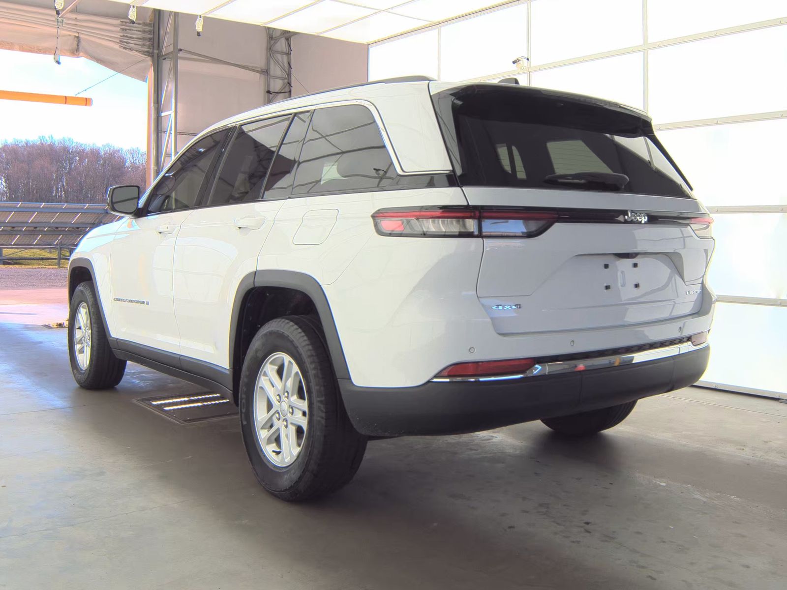 2023 Jeep Grand Cherokee Laredo AWD