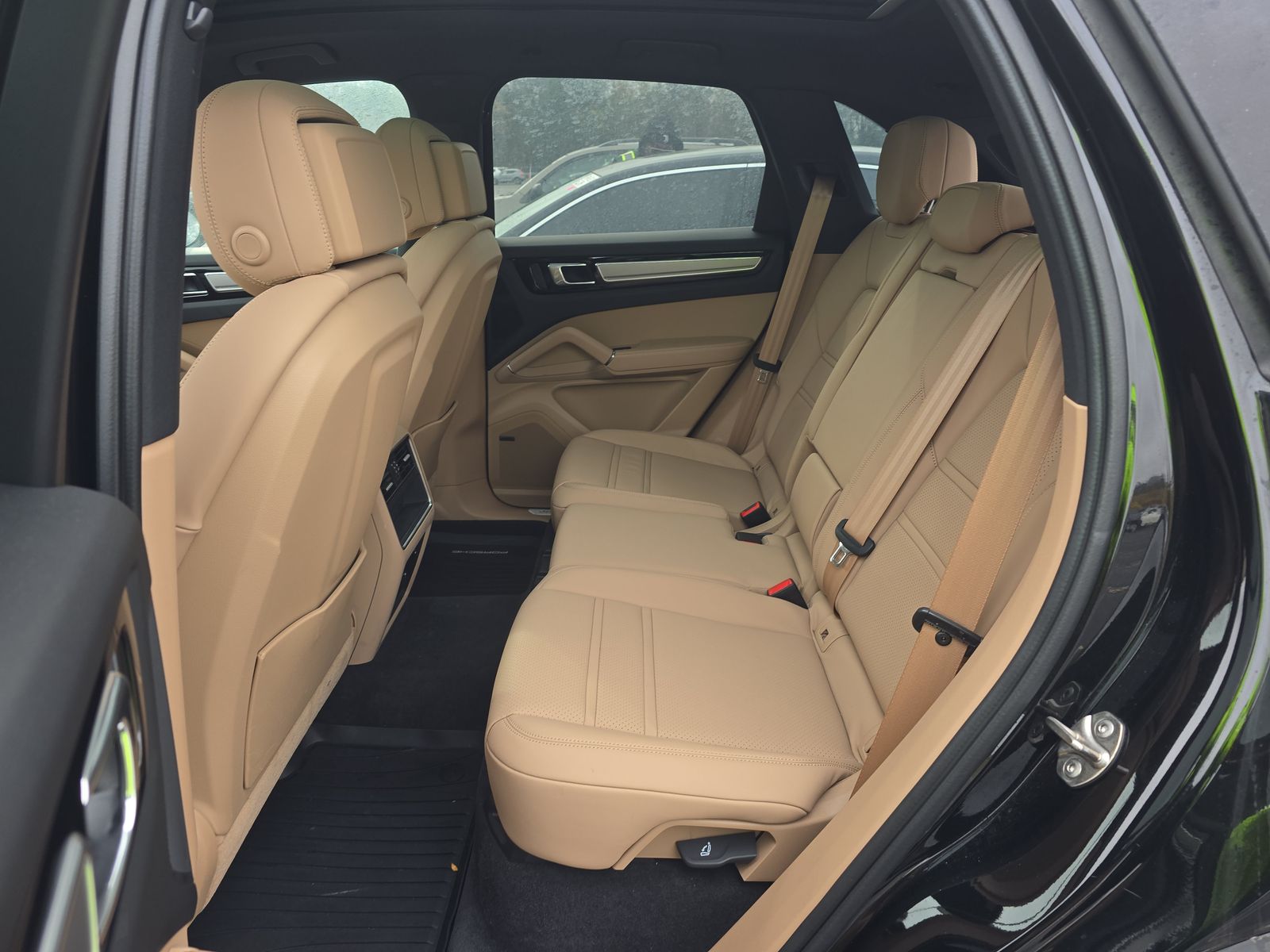 2023 Porsche Cayenne Platinum Edition AWD