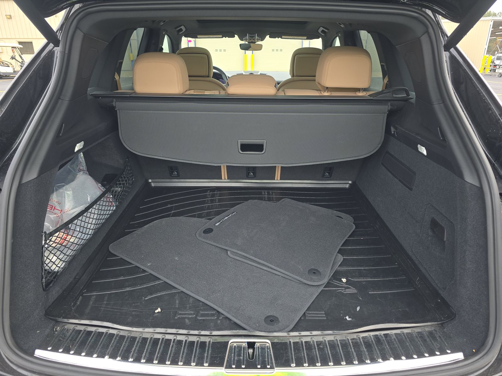 2023 Porsche Cayenne Platinum Edition AWD