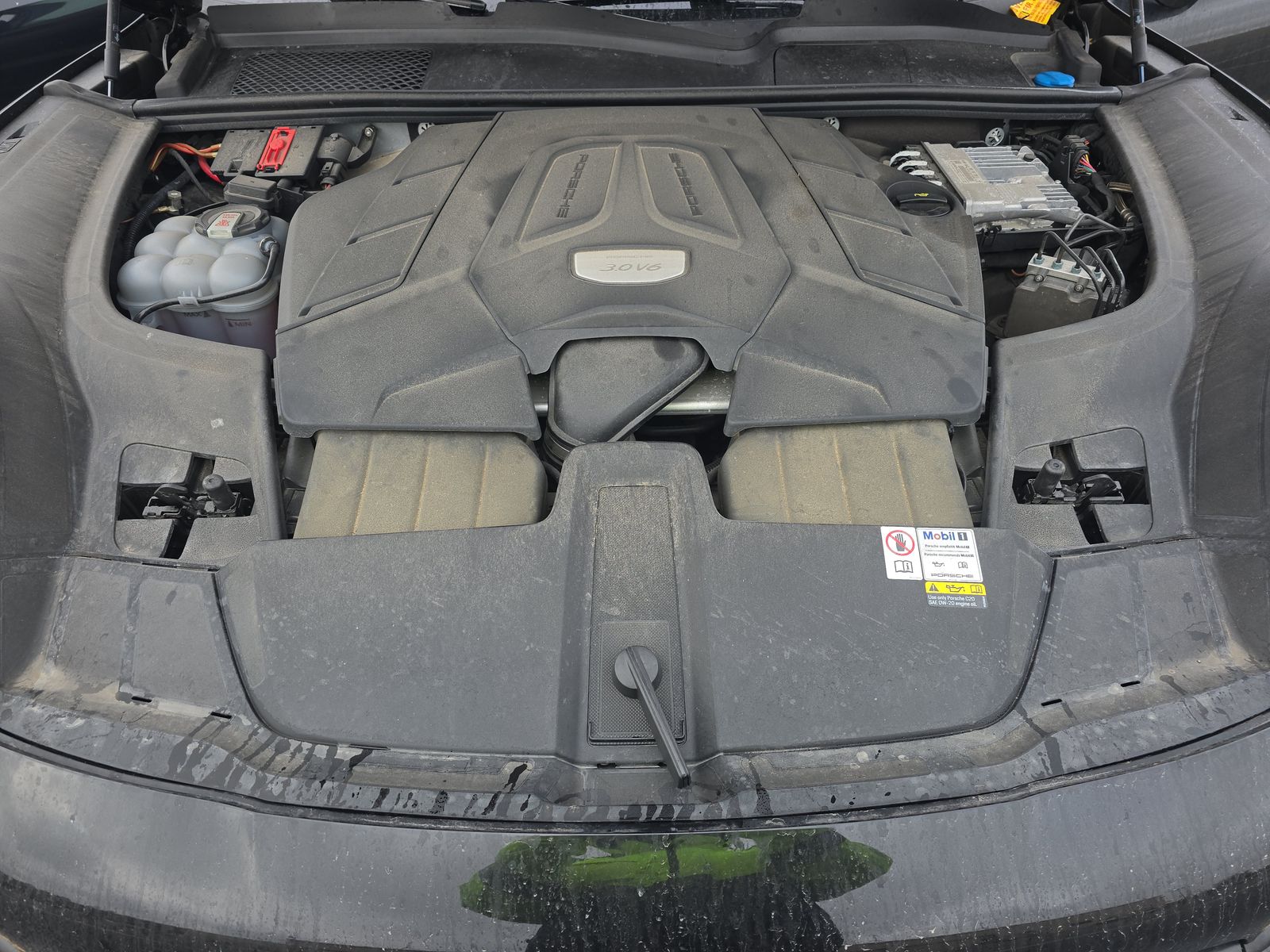 2023 Porsche Cayenne Platinum Edition AWD