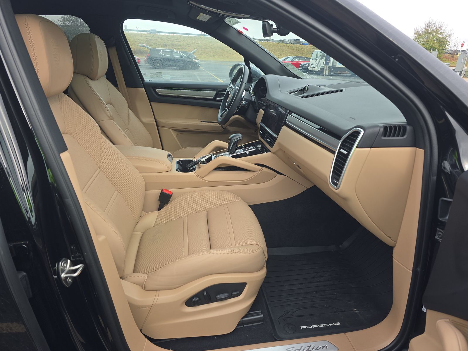 2023 Porsche Cayenne Platinum Edition AWD