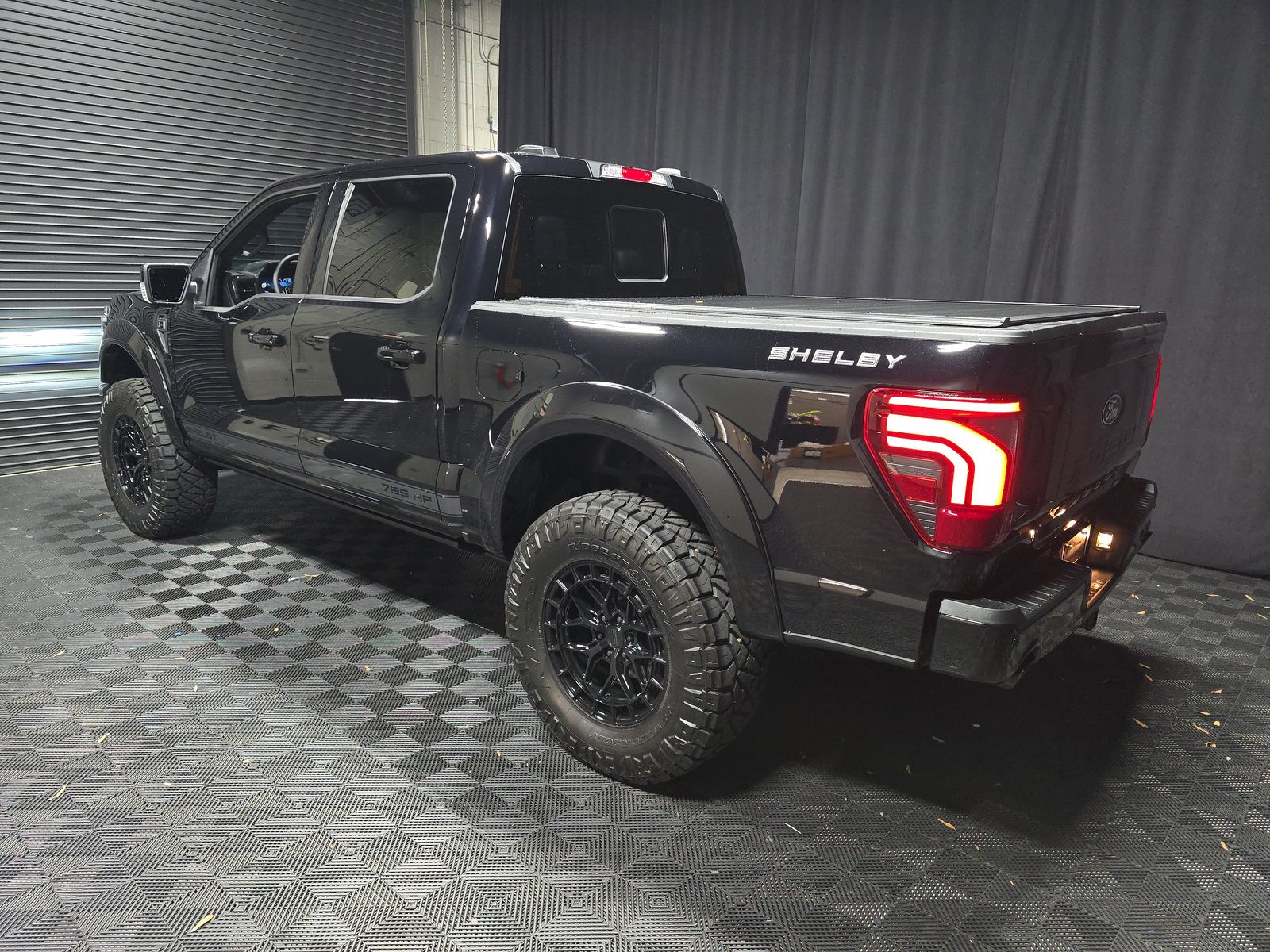 2025 Ford F-150 Lariat AWD