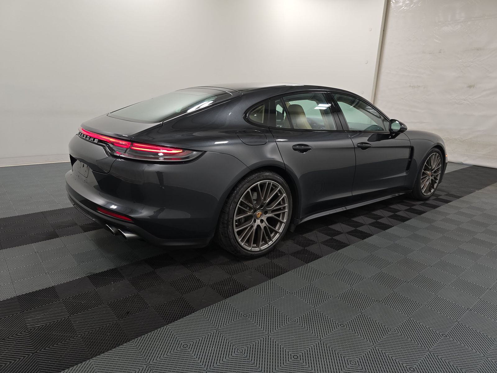 2023 Porsche Panamera 4 Platinum Edition AWD