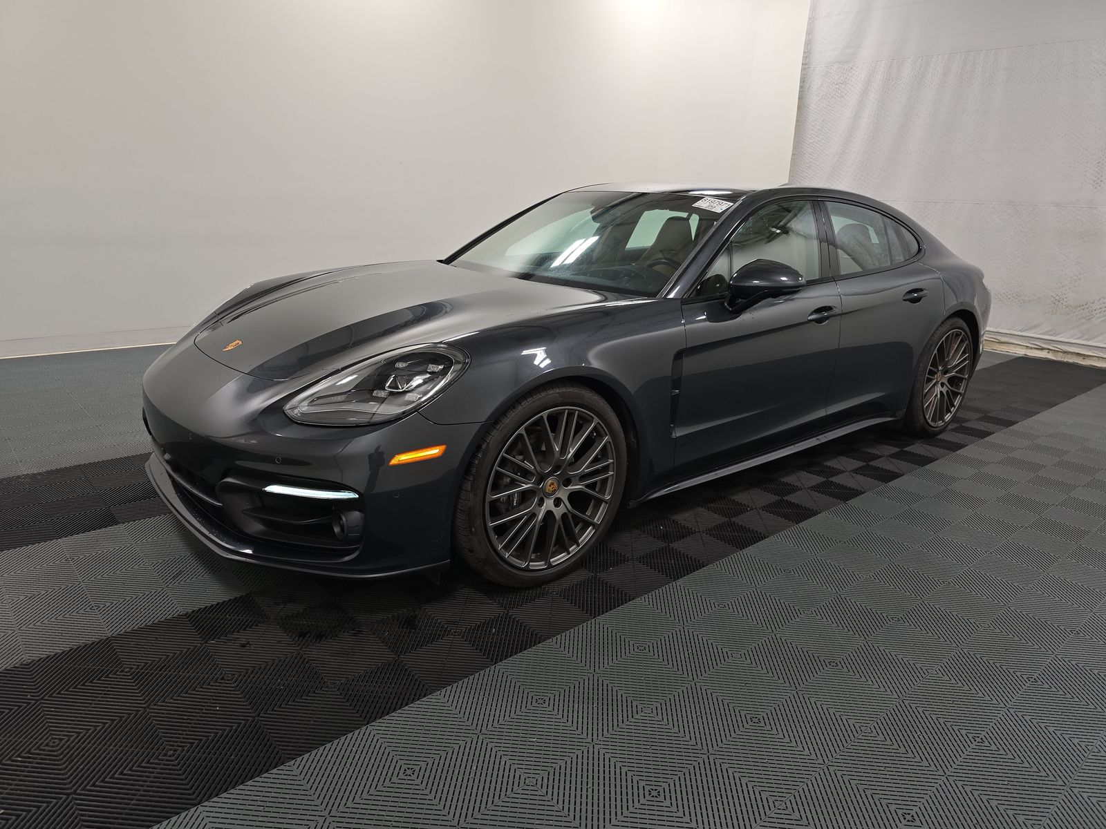 2023 Porsche Panamera 4 Platinum Edition AWD