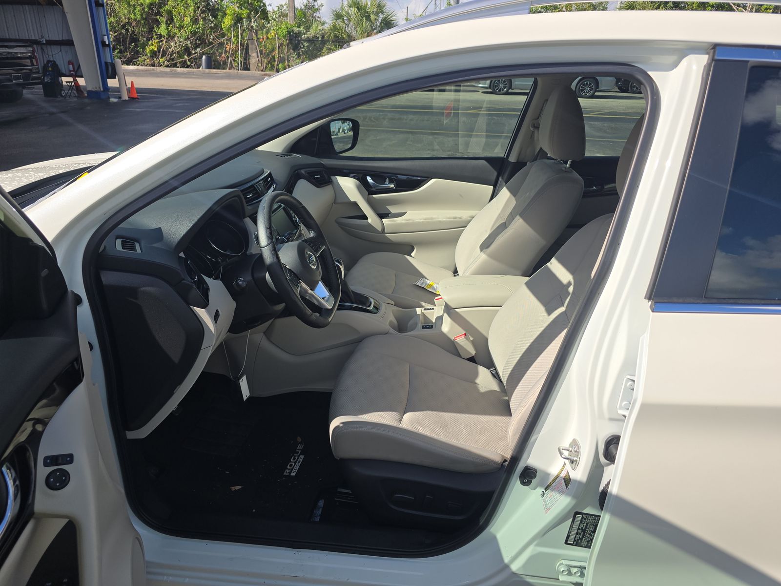 2021 Nissan Rogue Sport SV FWD