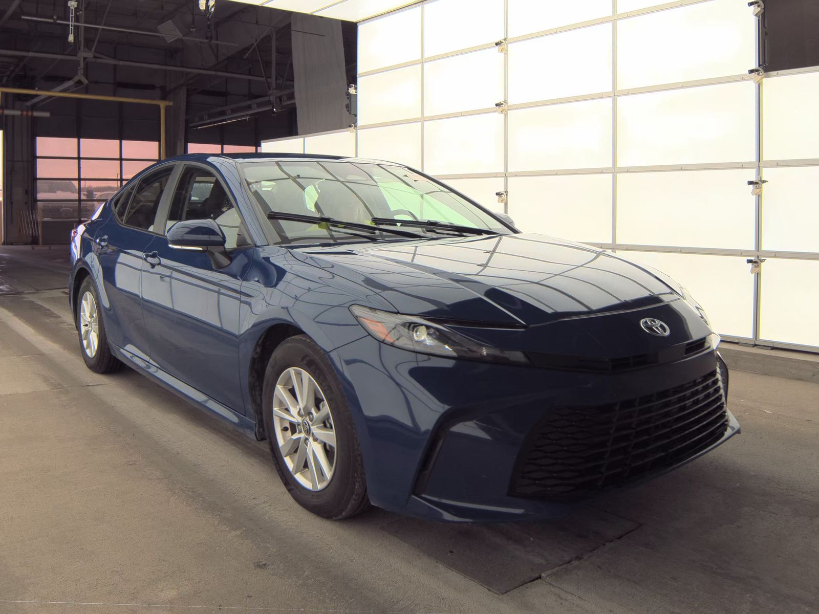 2025 Toyota Camry LE FWD