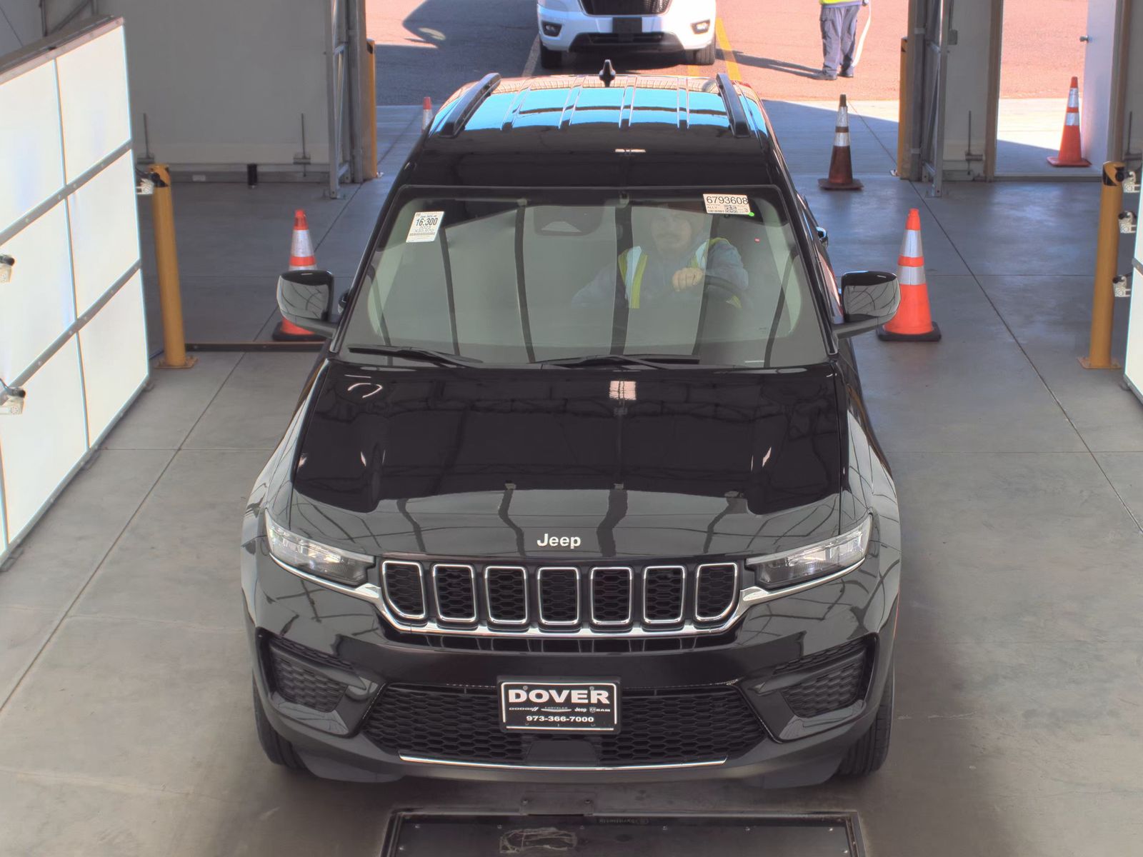 2023 Jeep Grand Cherokee Laredo AWD