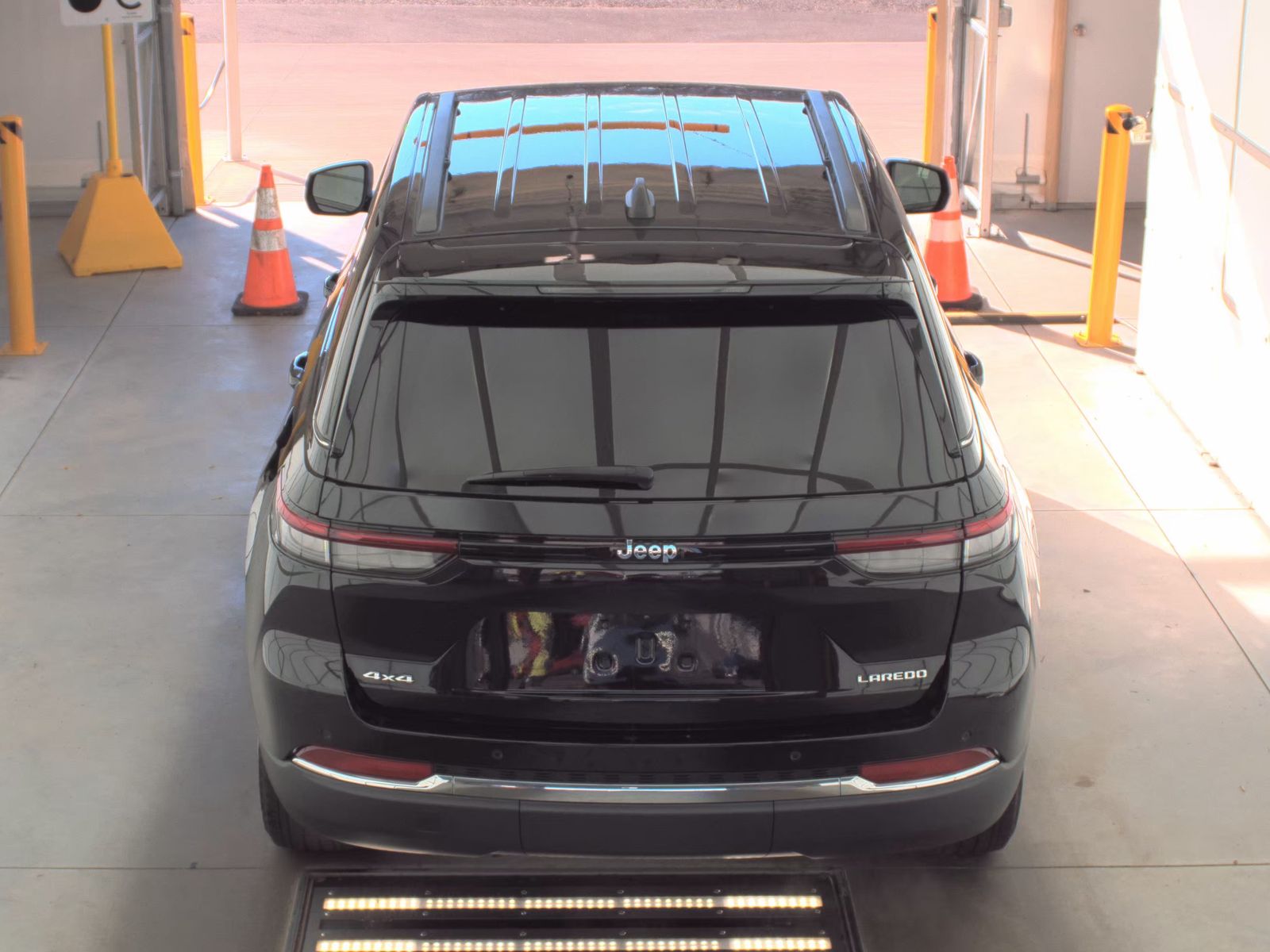 2023 Jeep Grand Cherokee Laredo AWD