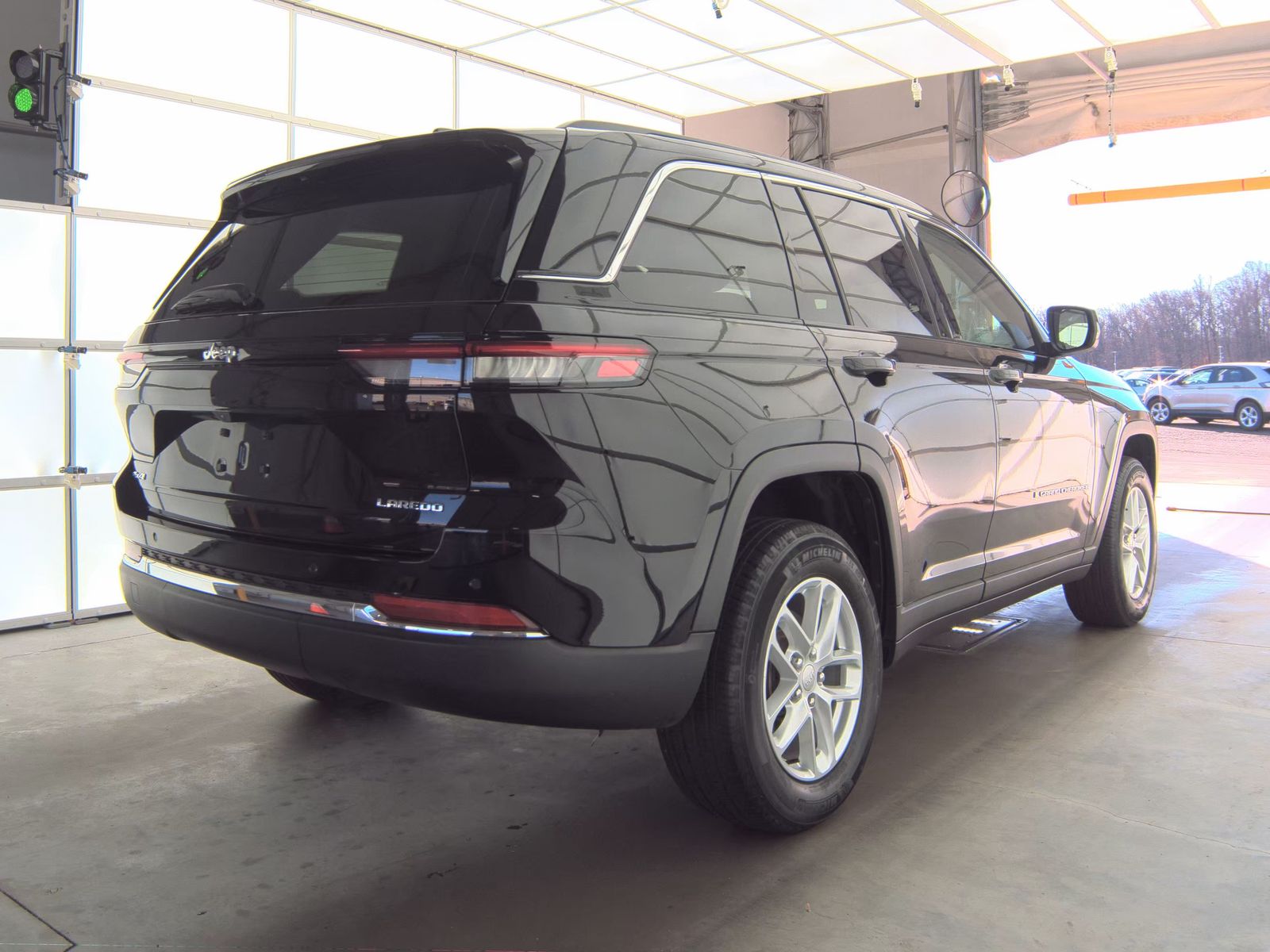 2023 Jeep Grand Cherokee Laredo AWD