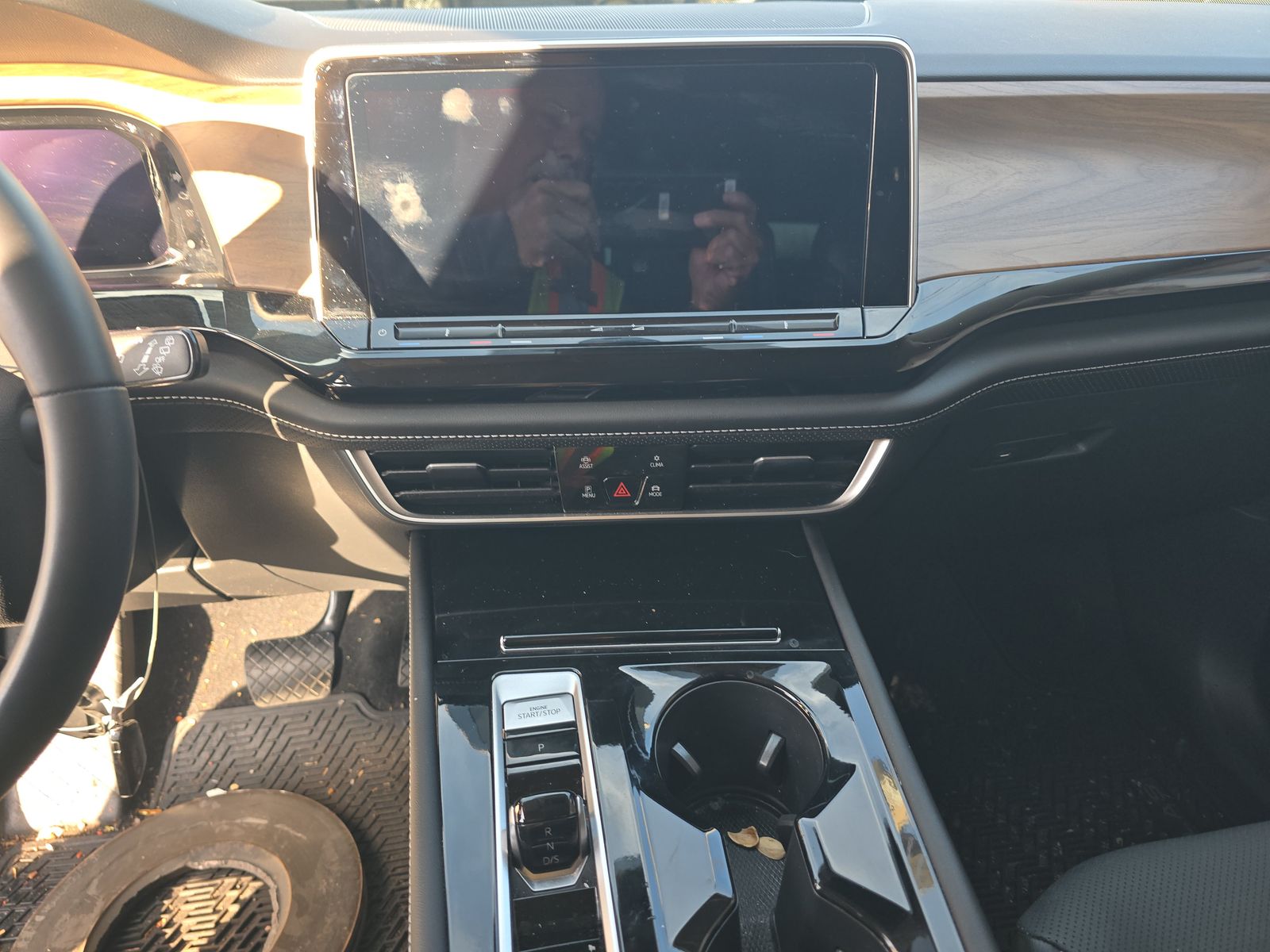 2024 Volkswagen Atlas 2.0T SE AWD