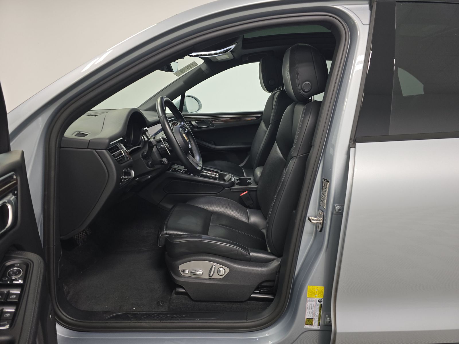 2024 Porsche Macan Base AWD