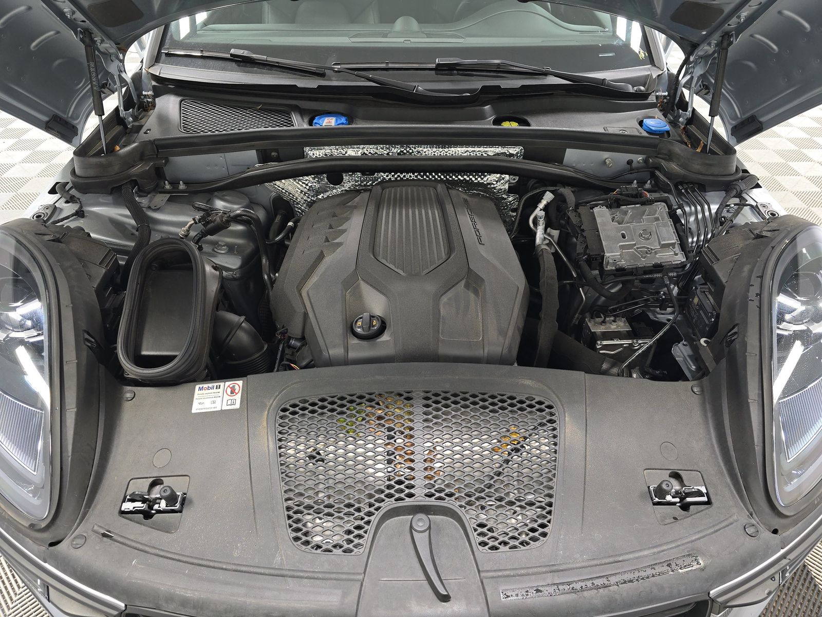 2024 Porsche Macan Base AWD