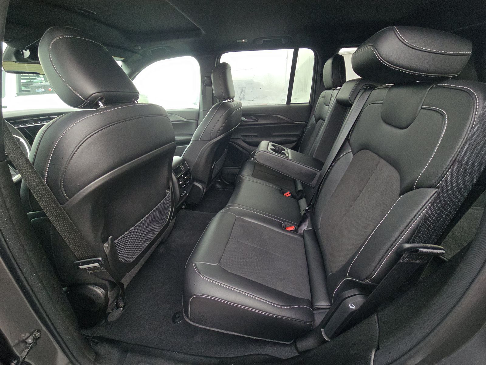 2025 Jeep Grand Cherokee Altitude AWD