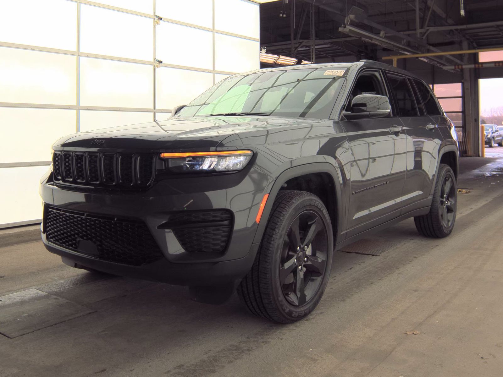 2025 Jeep Grand Cherokee Altitude AWD