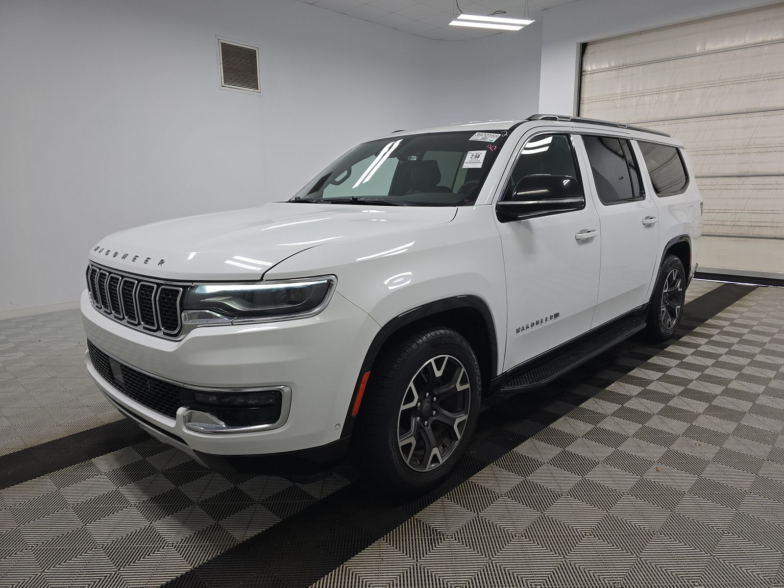 2023 Jeep Wagoneer L Series III's photo